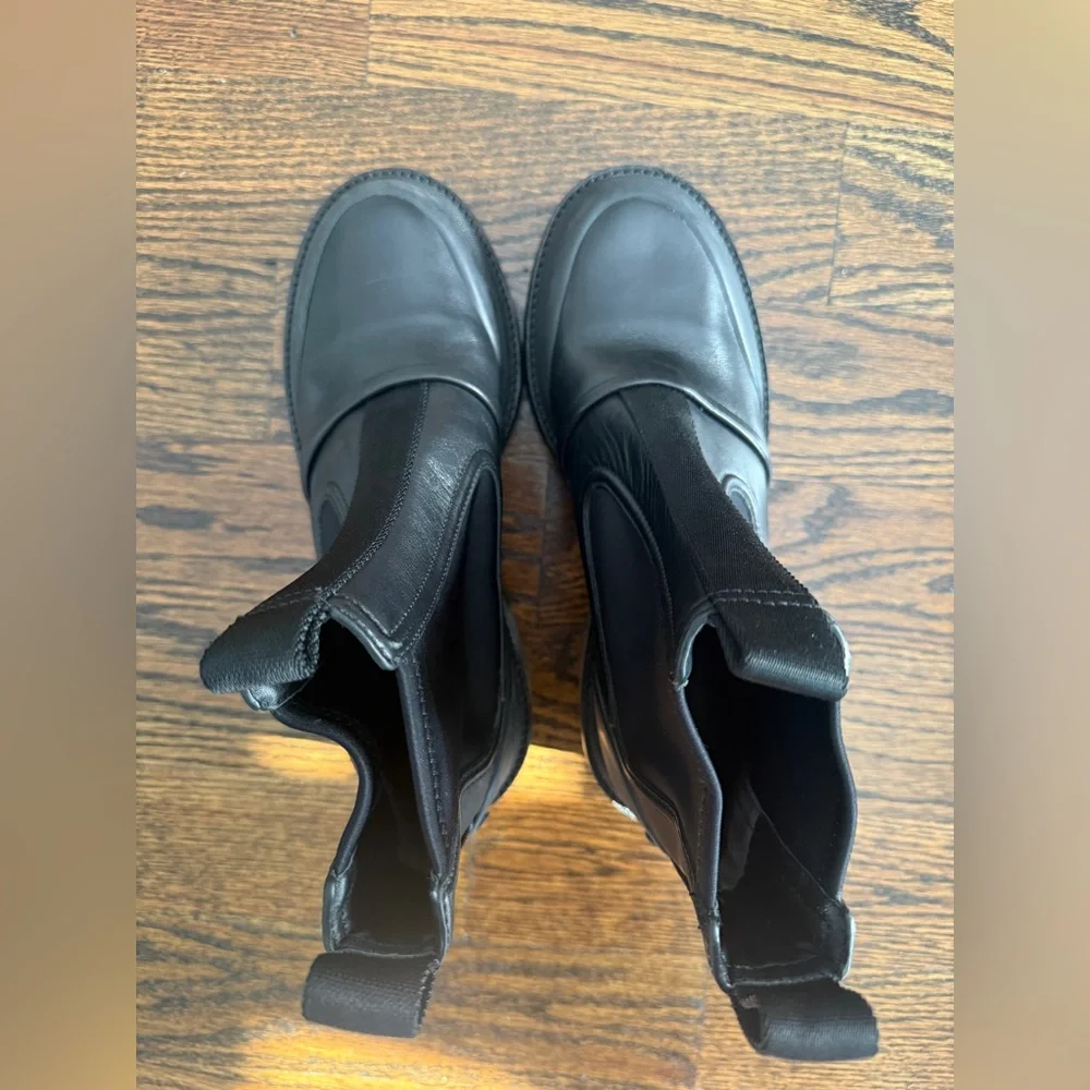 TORY BURCH Chelsea Lug Sole Ankle Boots Sz 8/8.5